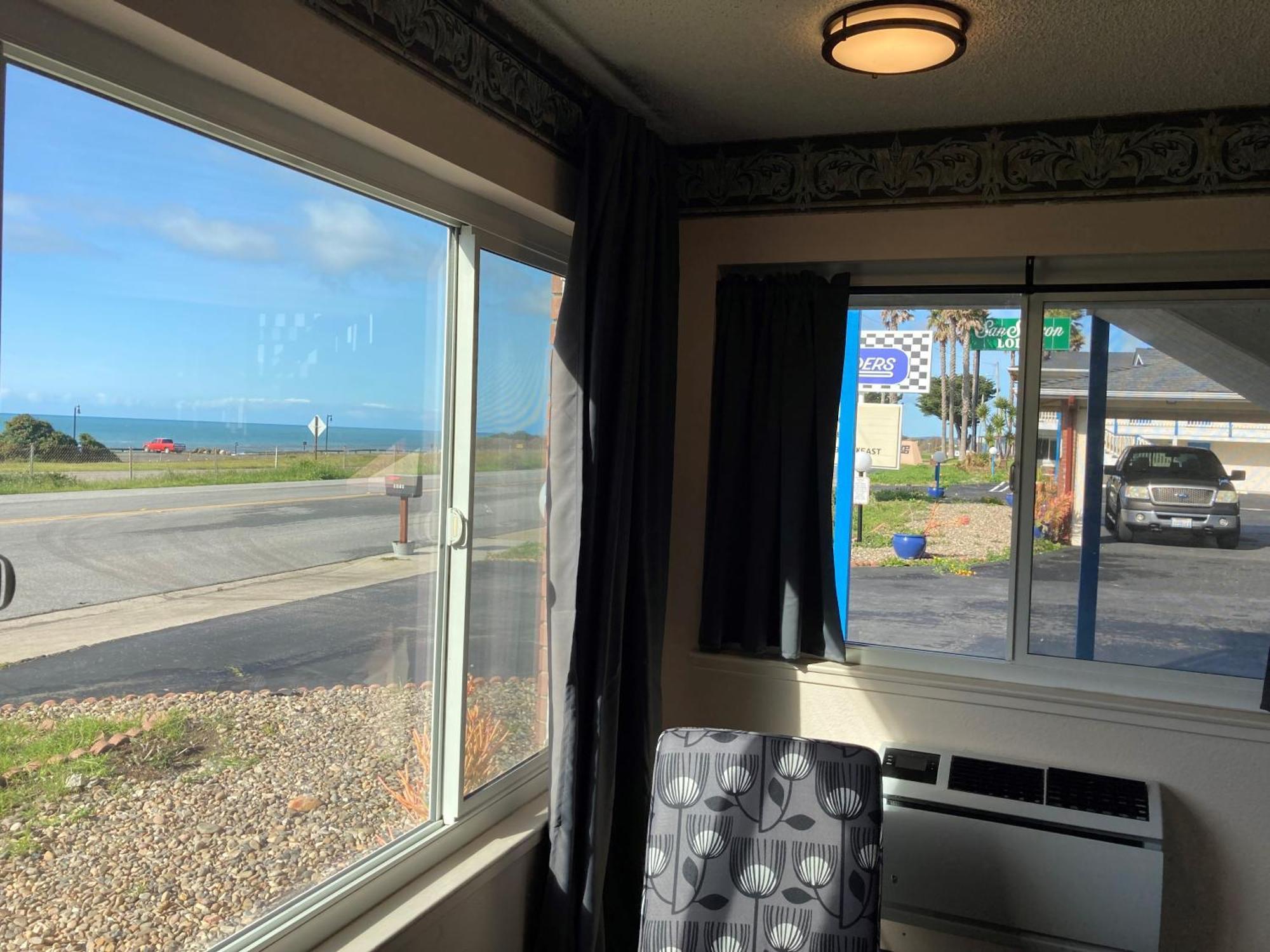 Coast Riders Inn San Simeon Room photo